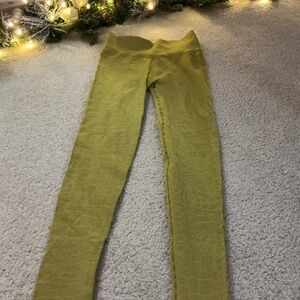 Good American Olive Textured Leggings